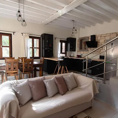 Kavos House Μεγίστη